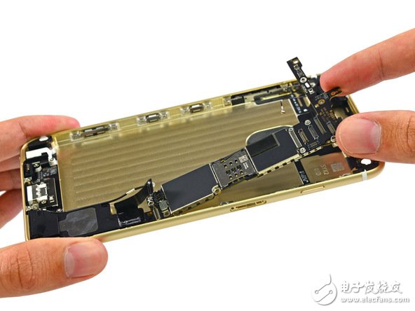 iPhone6 Plus遭“毒手” 硬件配置大揭秘