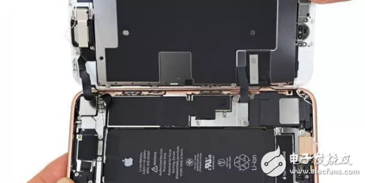 iphone8不止是感覺像iphone7，拆了機和蘋果7也是差不了多少，不怕果粉心寒嗎？