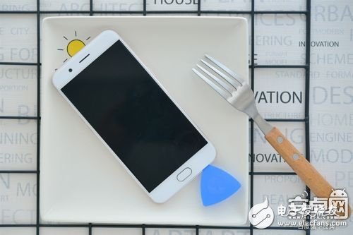 2999元！OPPO R11拆解：居然具備生活防水？(組圖)